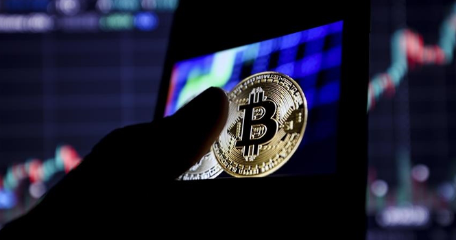 ‏تراجع البيتكوين بأكثر من 1% لكنها لا تزال قرب 124 ألف دولار